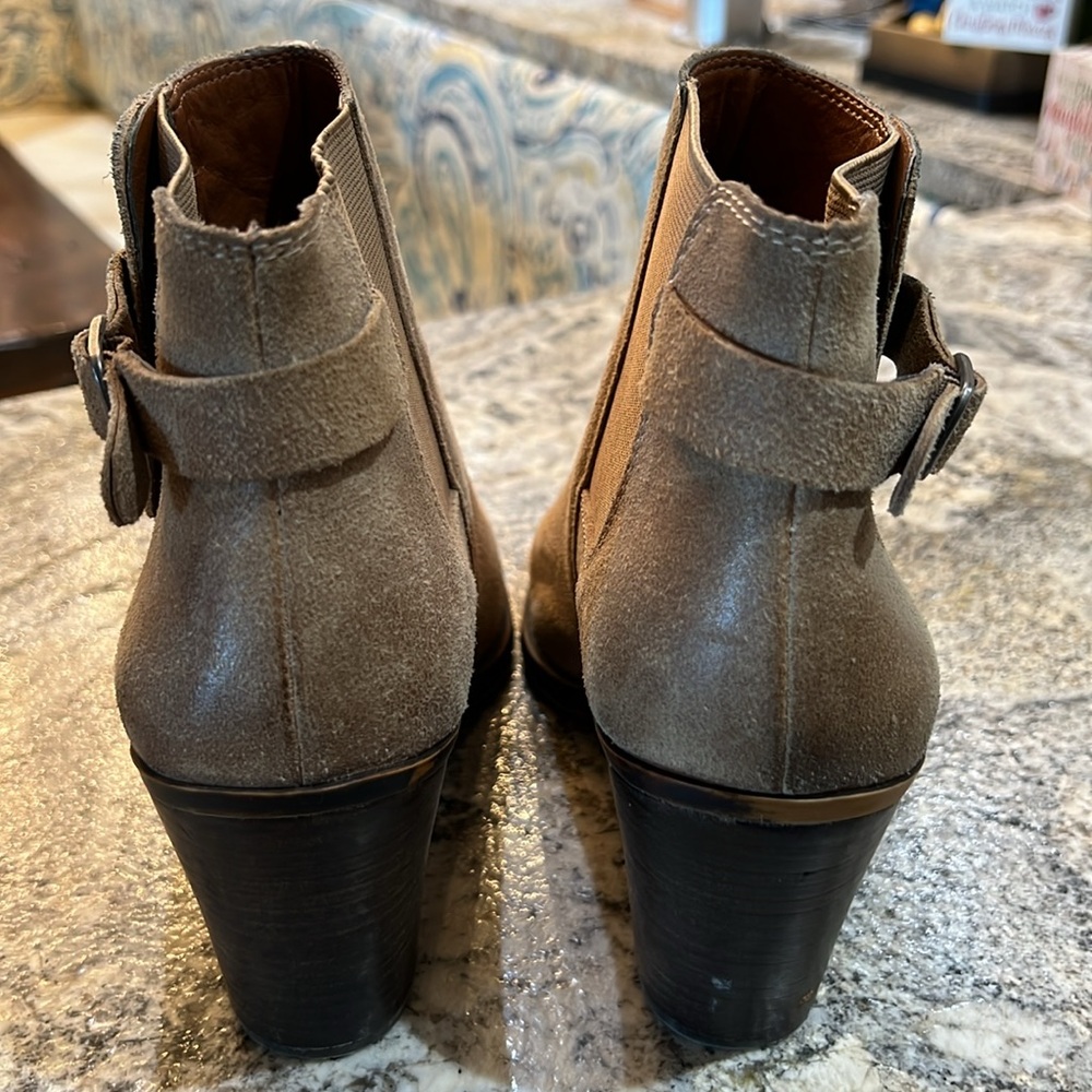 WINTER SALE Lucky Brand tan boots - Picture 3 of 4